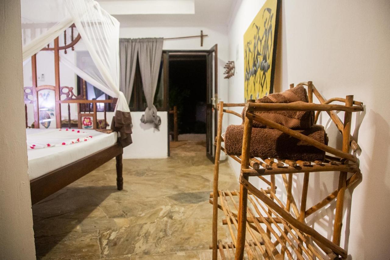 Moonshine Uroa Boutique Hotel Exterior foto