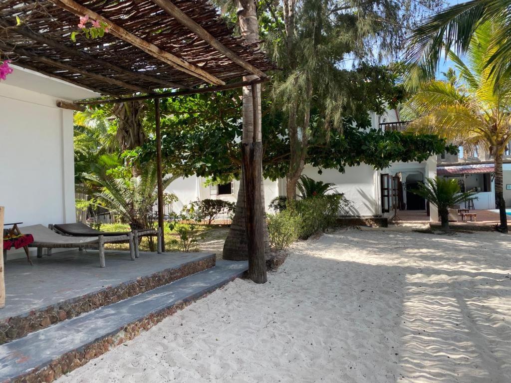 Moonshine Uroa Boutique Hotel Exterior foto
